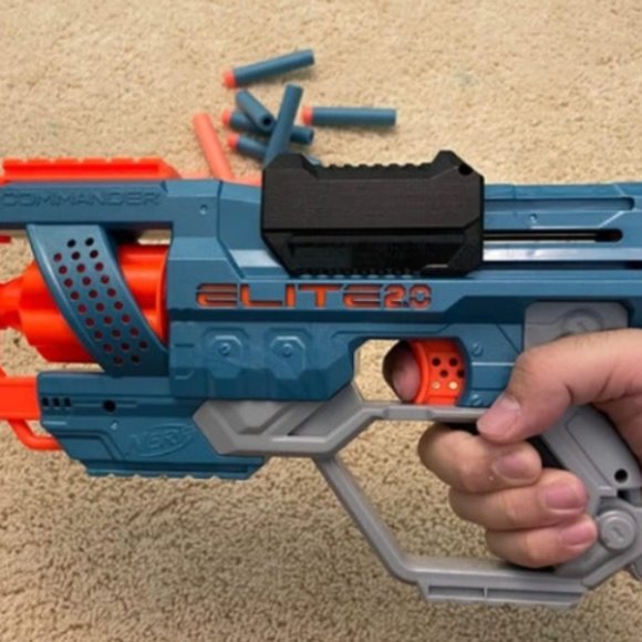 Nerf Elite 2.0 Commander RD-6, Includes 12 Official Nerf Elite Darts, Ages 8+ - Picture 3 of 5